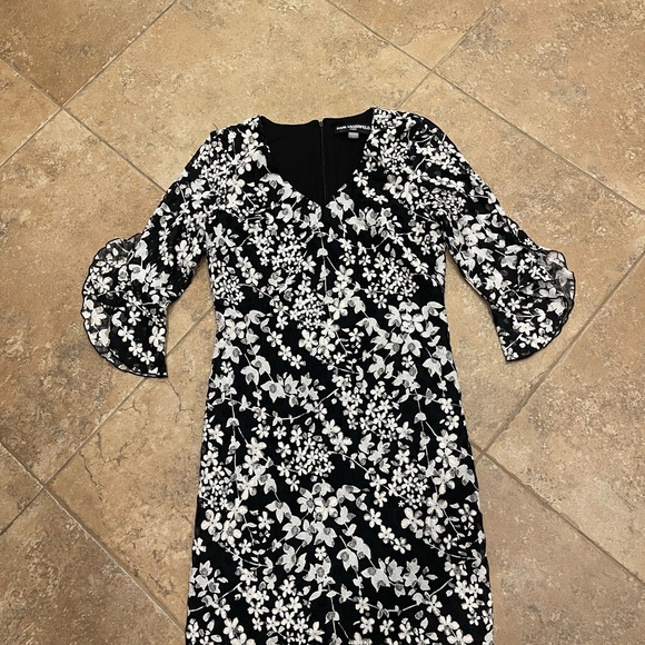Karl Lagerfeld Black and White Floral Long Sleeve Dress - Picture 5 of 6
